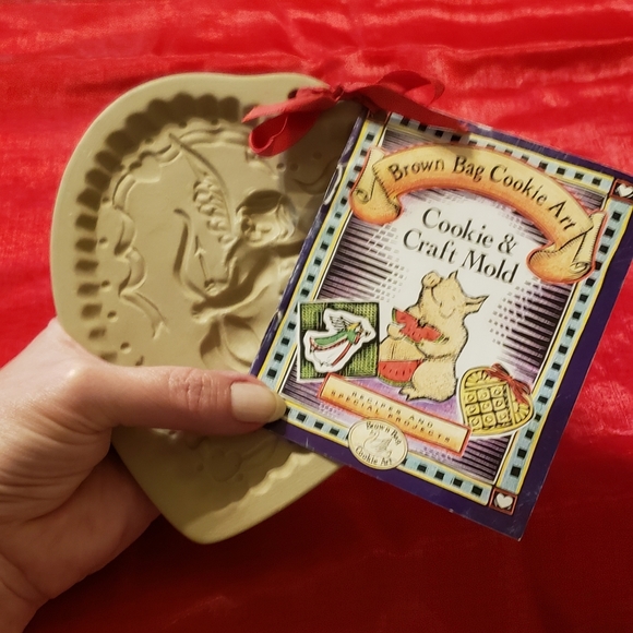 Brown Bag Cookie Art Mold Cupid Heart 1992 Crafts - Picture 8 of 8